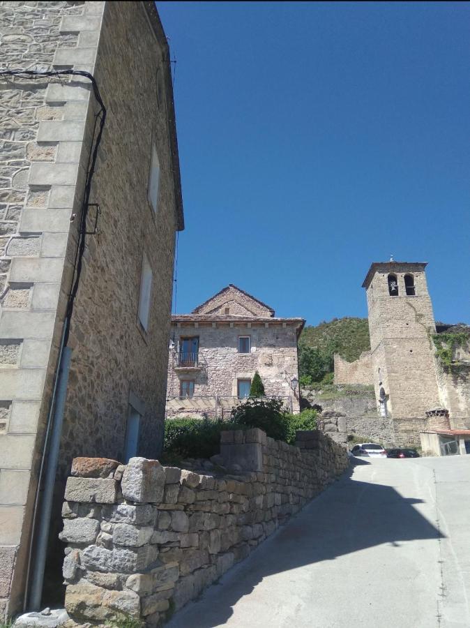 Casa Rural Laguarta - Restaurante Pension Buitenkant foto