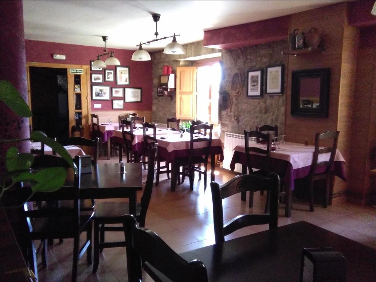 Casa Rural Laguarta - Restaurante Pension Buitenkant foto